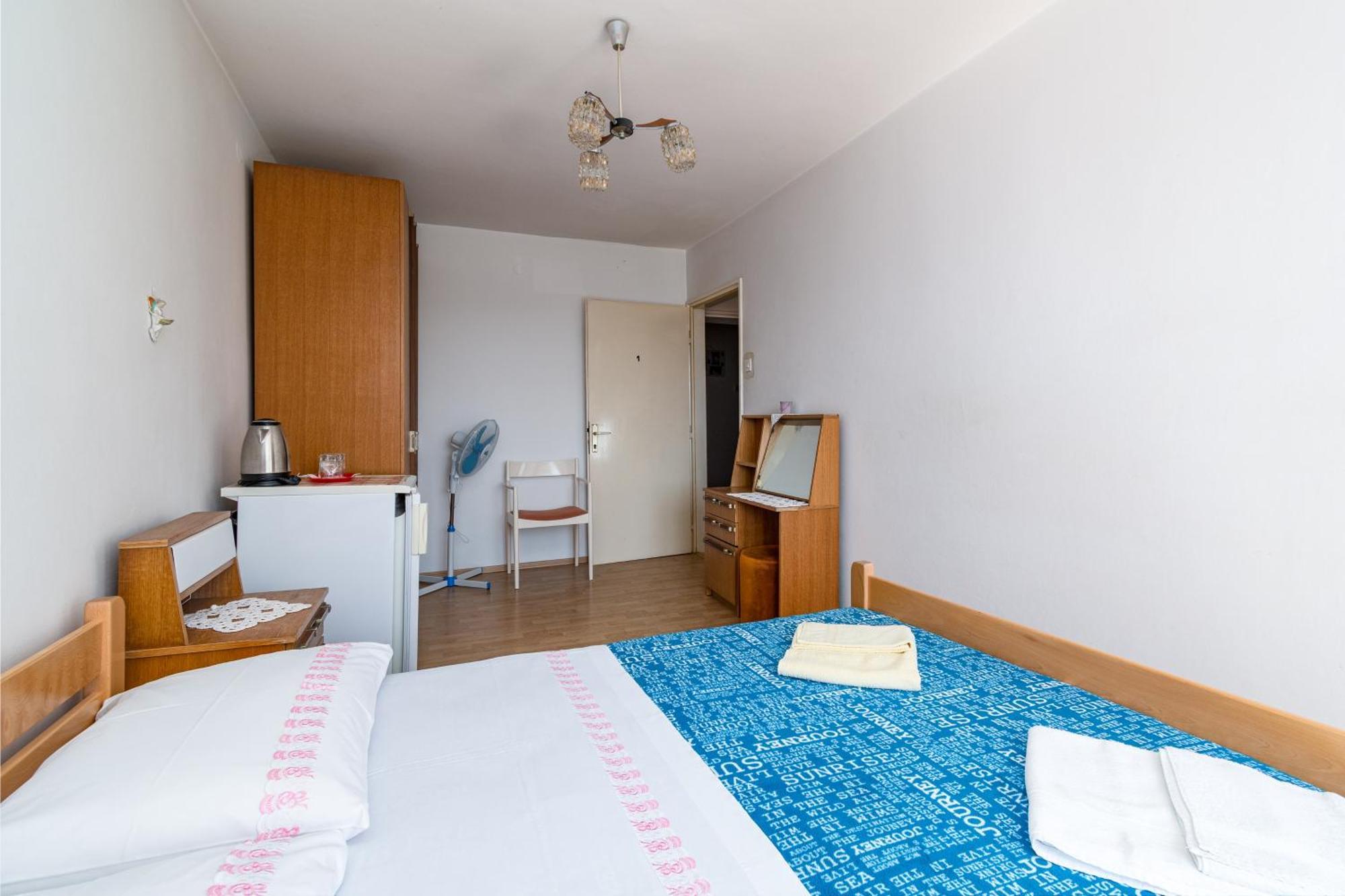 Apartments And Rooms With Parking Space Skrbcici, Krk - 21231 Quarto foto