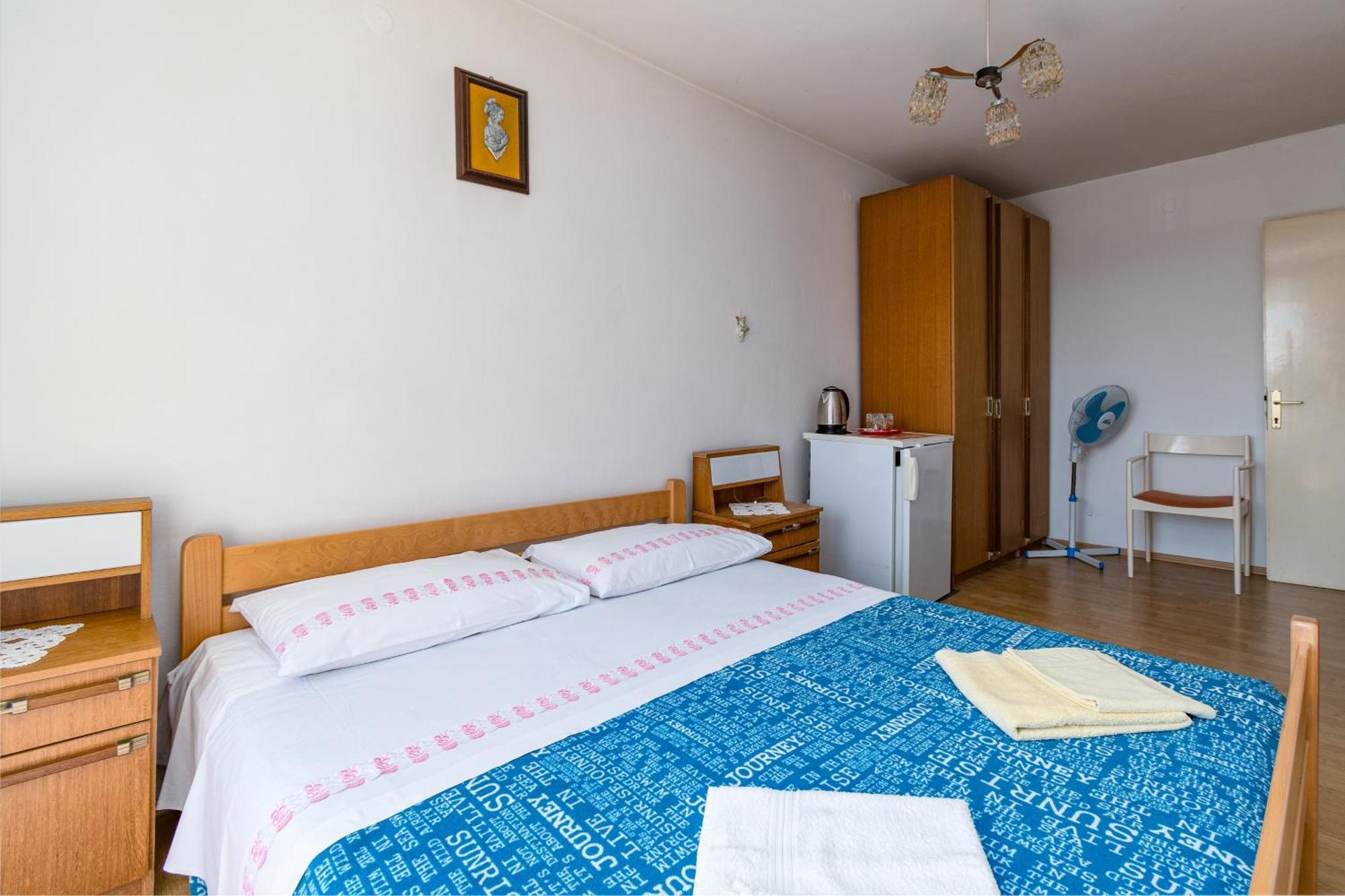 Apartments And Rooms With Parking Space Skrbcici, Krk - 21231 Quarto foto